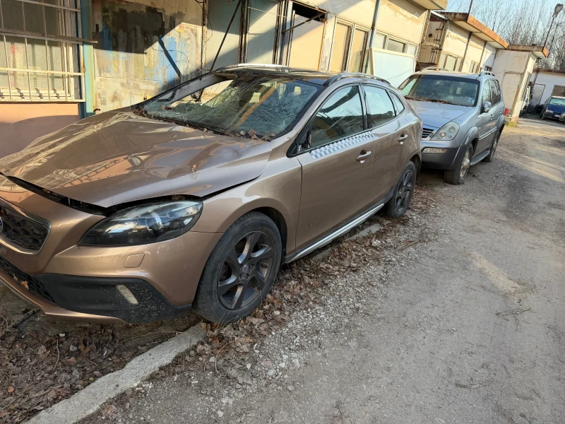 Volvo V40 Cross Country V40, снимка 3 - Автомобили и джипове - 53157142