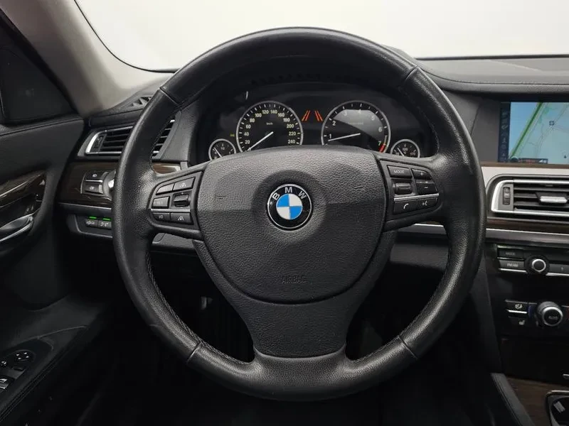 BMW 730, снимка 13 - Автомобили и джипове - 54600944