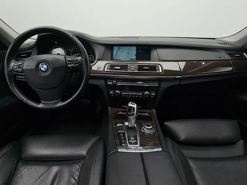 BMW 730, снимка 7 - Автомобили и джипове - 54600944