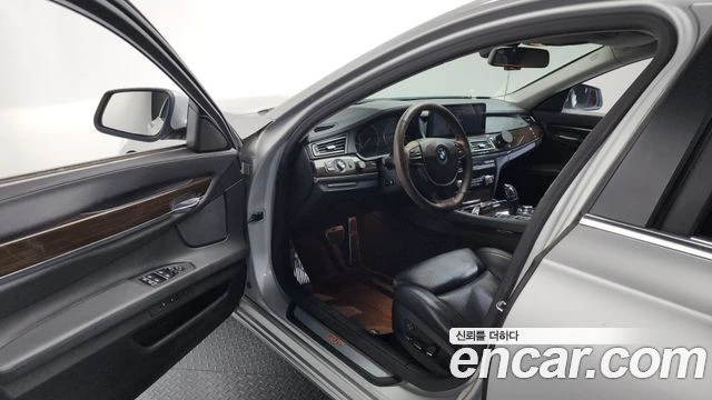 BMW 740, снимка 10 - Автомобили и джипове - 56077799