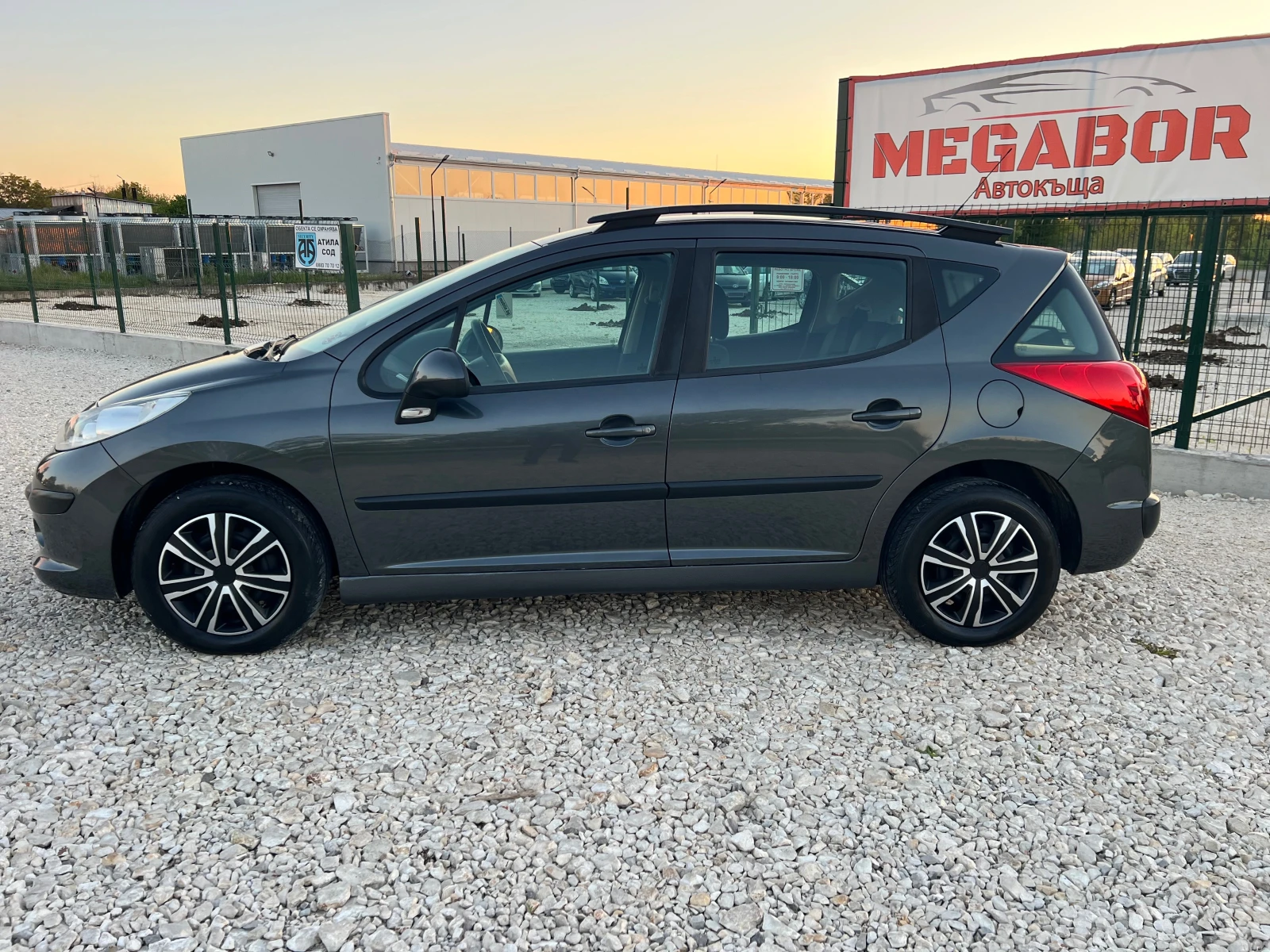 Peugeot 207 SW 1.4i/95p.s - изображение 8