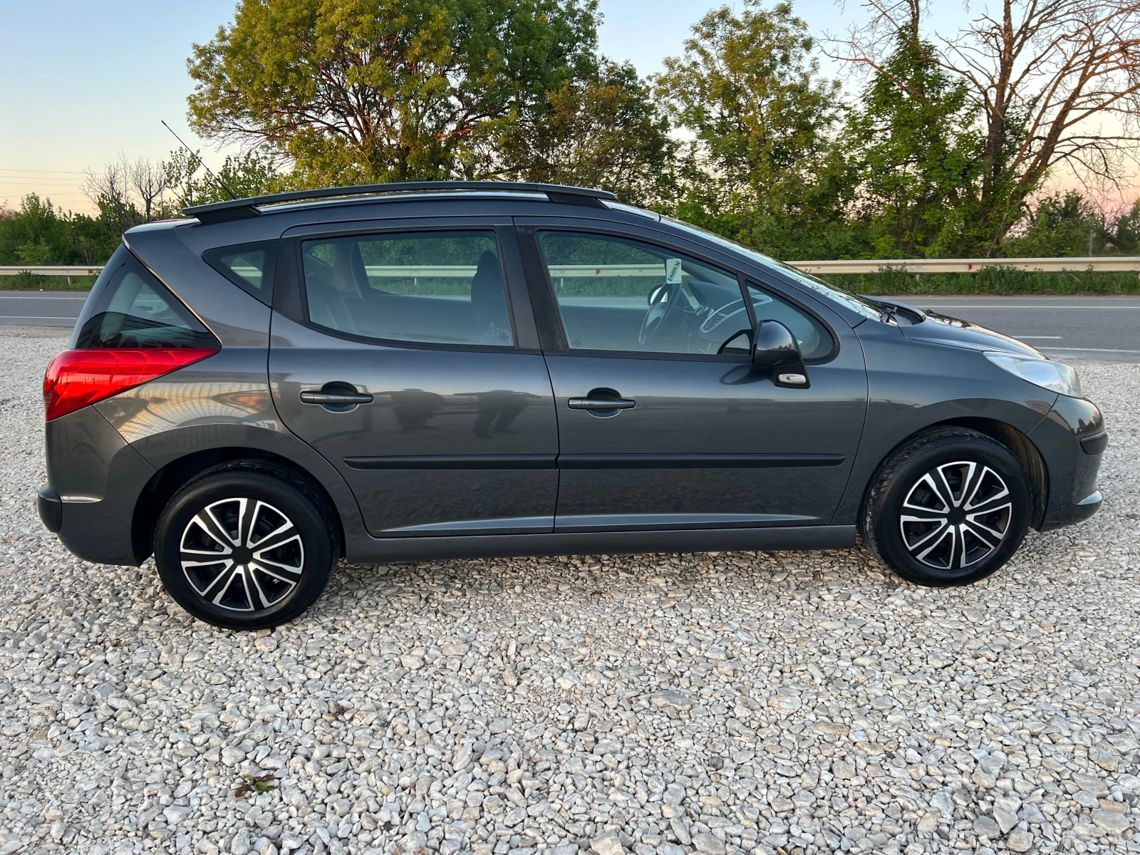 Peugeot 207 SW 1.4i/95p.s - изображение 7