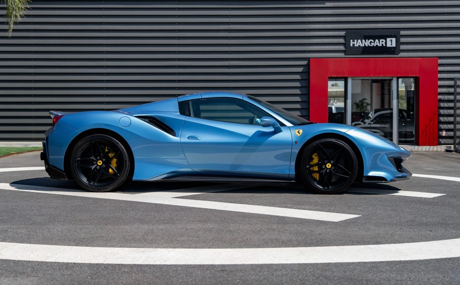 Ferrari 488 Pista Spider Carbon * НОВ 91км* Лимитиран* Лизинг* - изображение 6