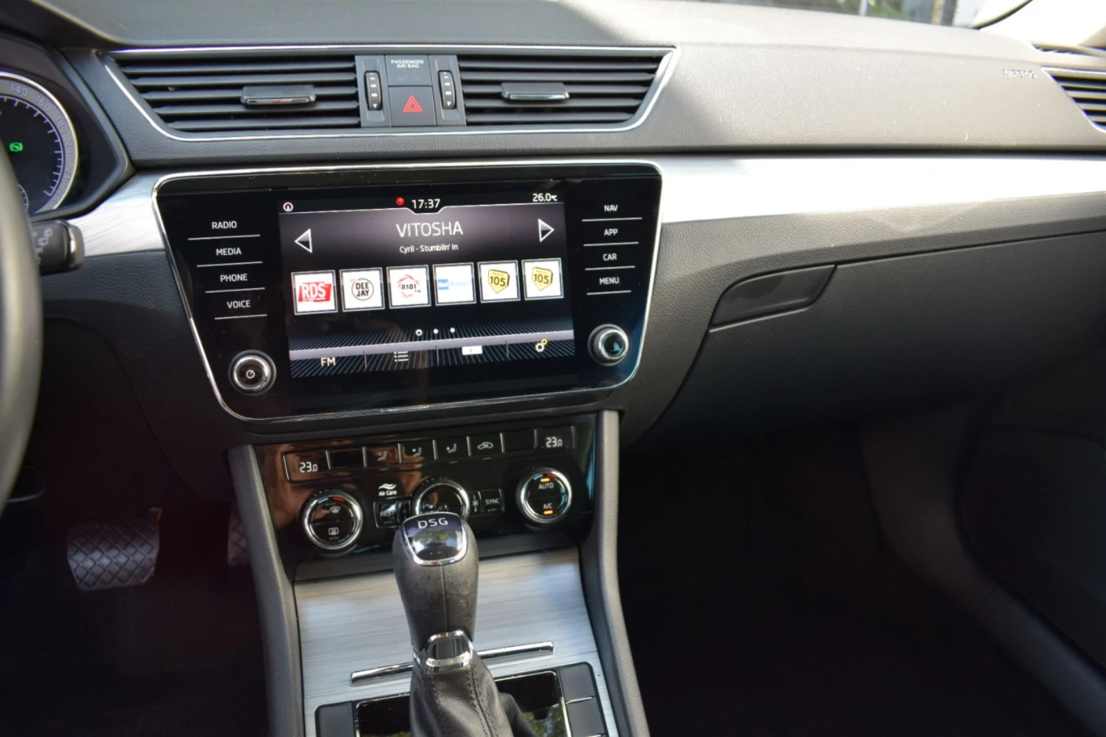 Skoda Superb 2.0TDI ELEGANCE - изображение 8