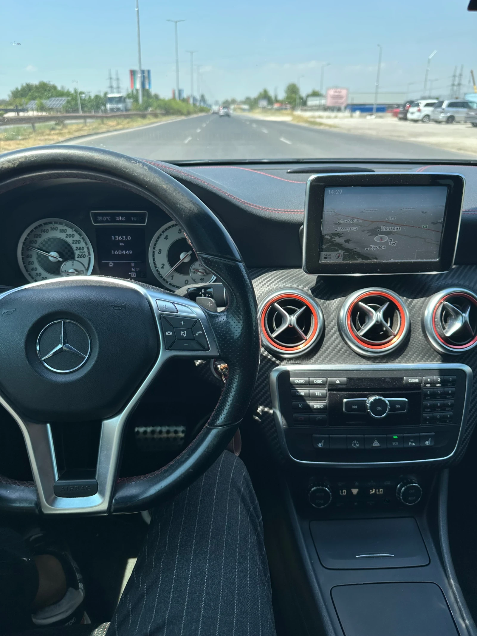 Mercedes-Benz A 250 AMG/кожа/подгрев/паркира сама - изображение 7