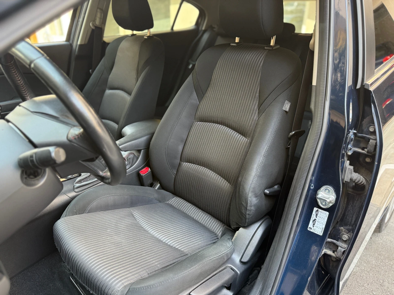 Mazda 3 2.0 Revolution - изображение 2