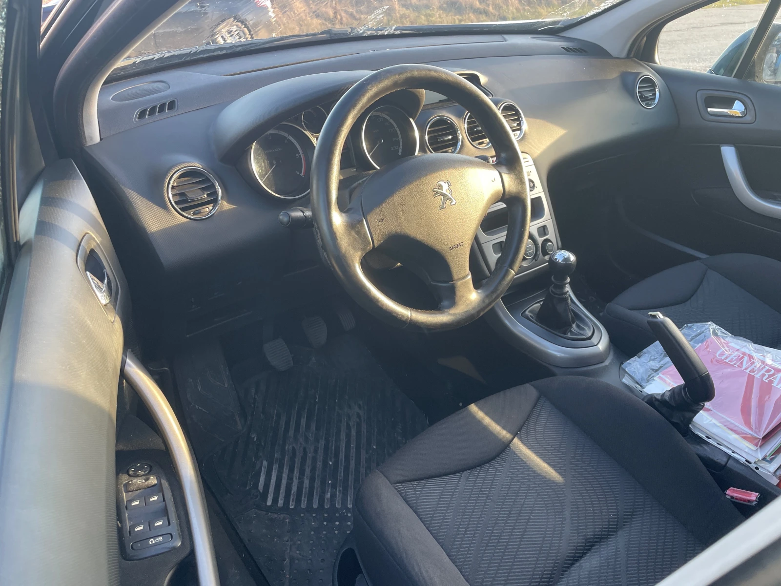 Peugeot 308 1.6 e-HDI - изображение 8