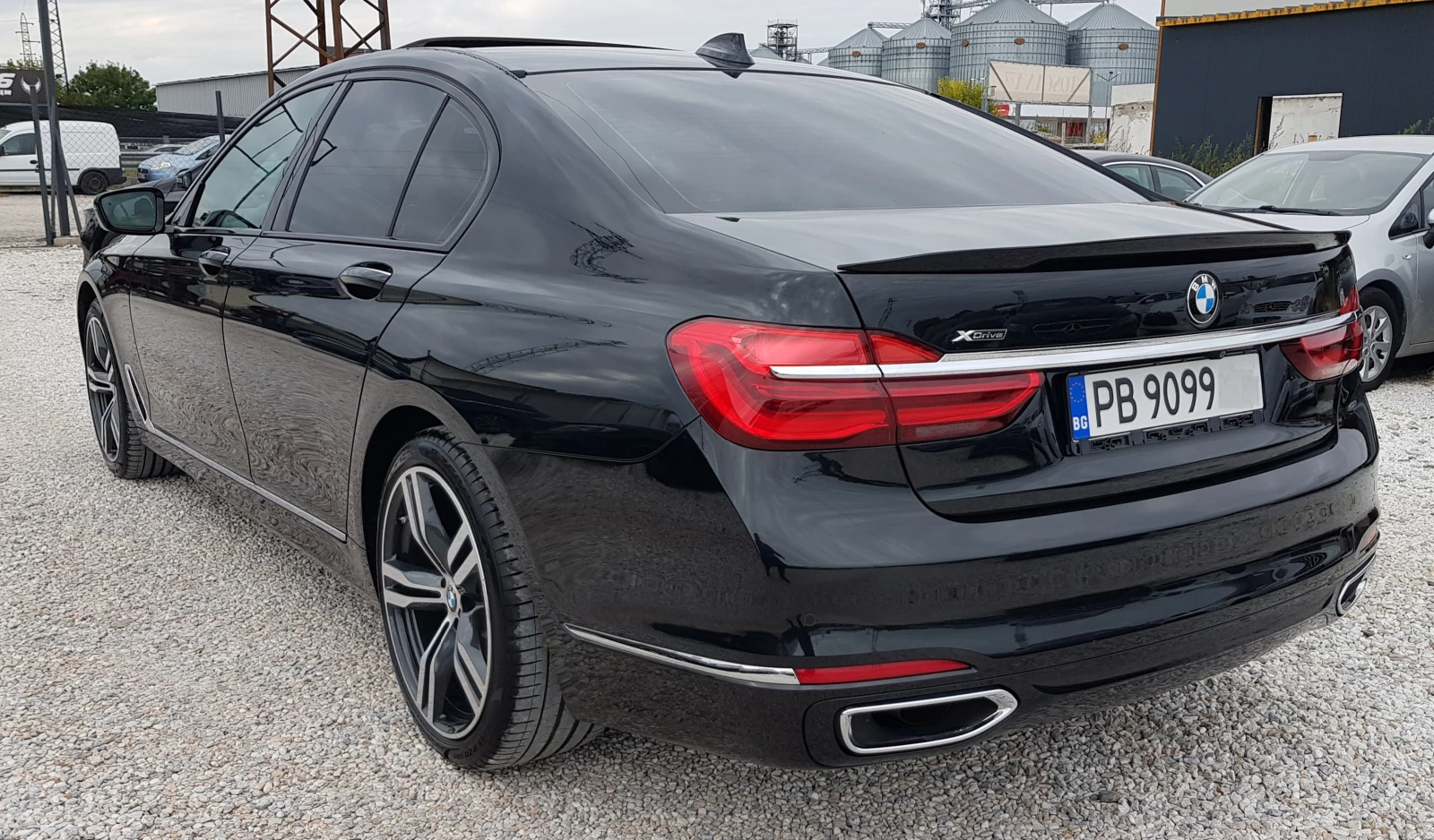 BMW 740 D XDRIVE КЕЙ ЛЕС ВАКУМ ОБДУХВАНЕ ДИСТРОНИК ХЕД ЪП  - изображение 4