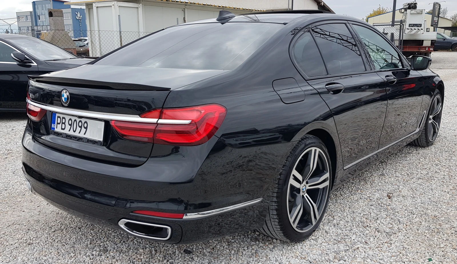BMW 740 D XDRIVE КЕЙ ЛЕС ВАКУМ ОБДУХВАНЕ ДИСТРОНИК ХЕД ЪП  - изображение 5