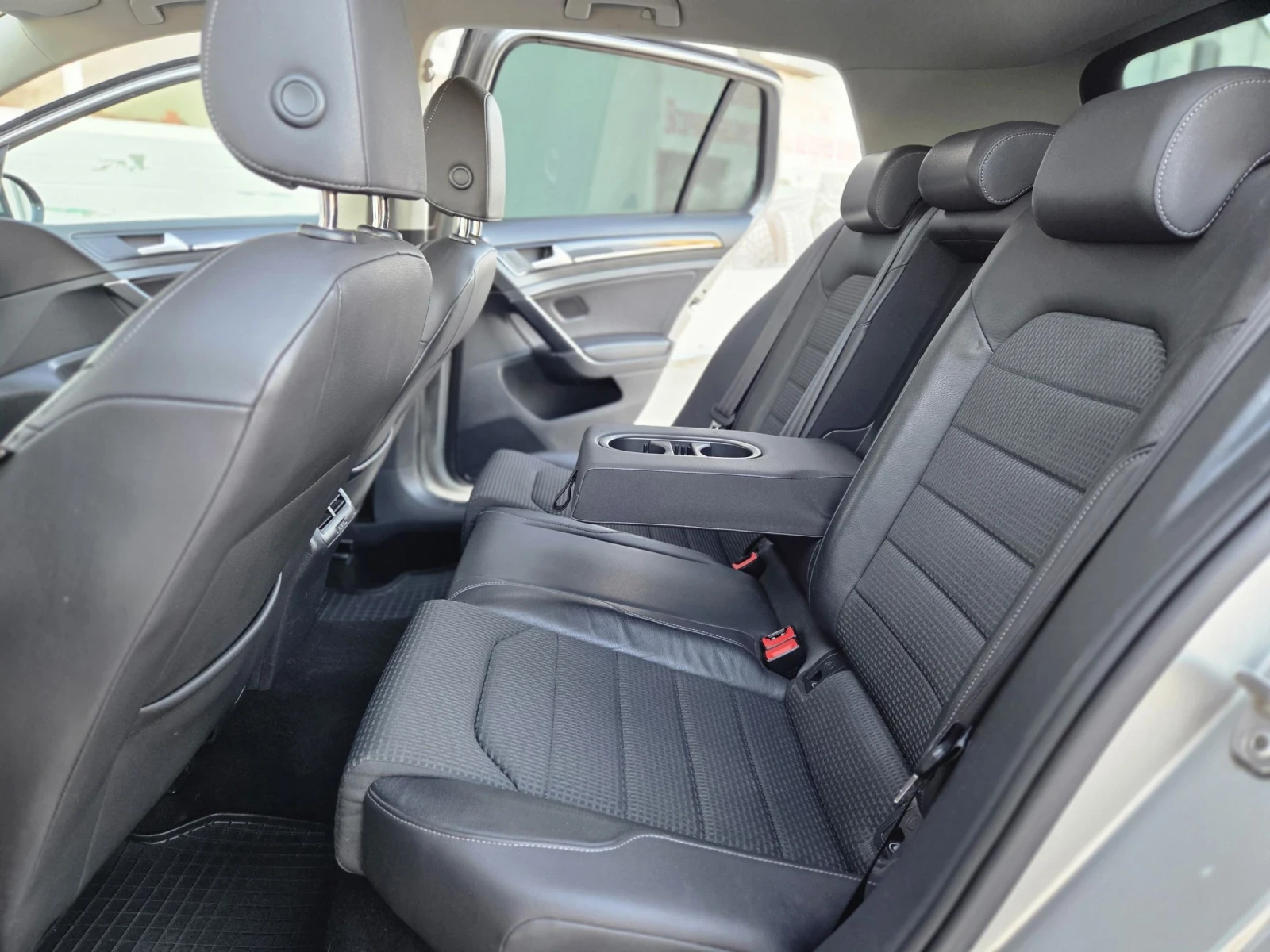 VW Golf 7     2.0TDI   DSG6 АВТОМАТ, снимка 9 - Автомобили и джипове - 53902961