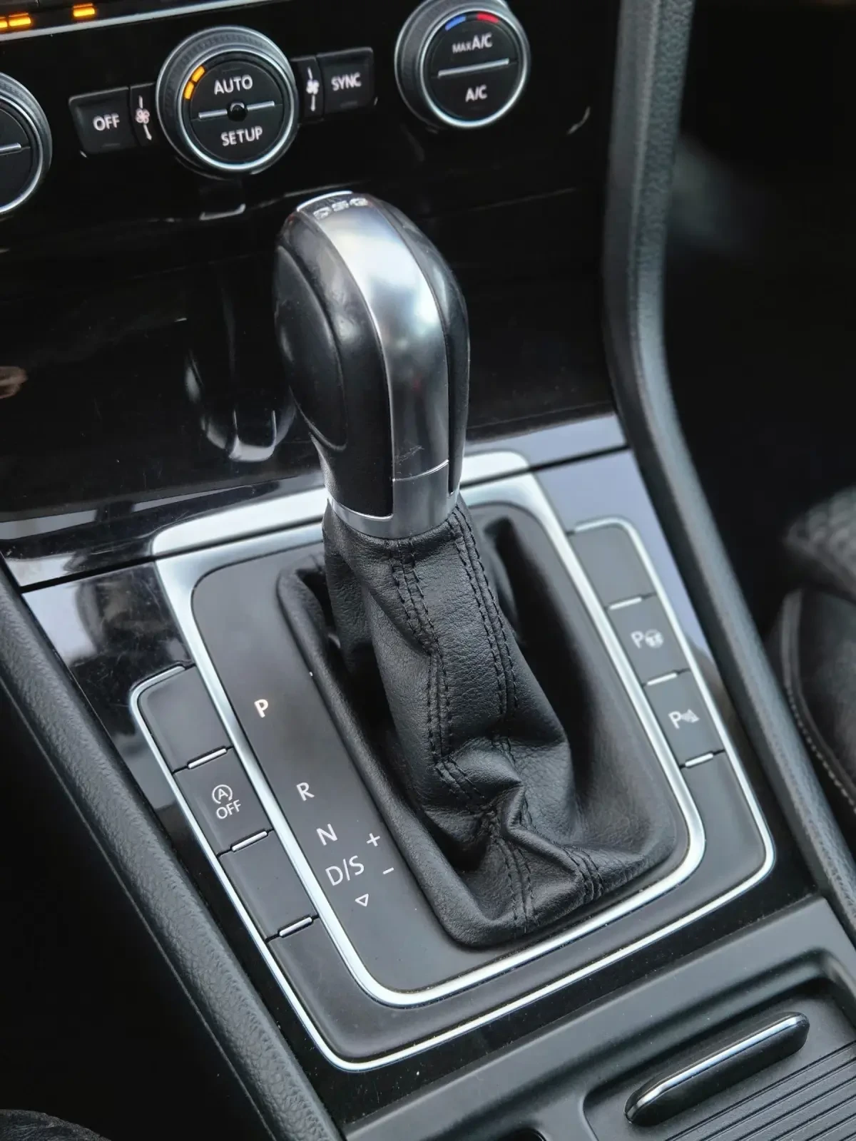 VW Golf 7     2.0TDI   DSG6 АВТОМАТ, снимка 14 - Автомобили и джипове - 53902961