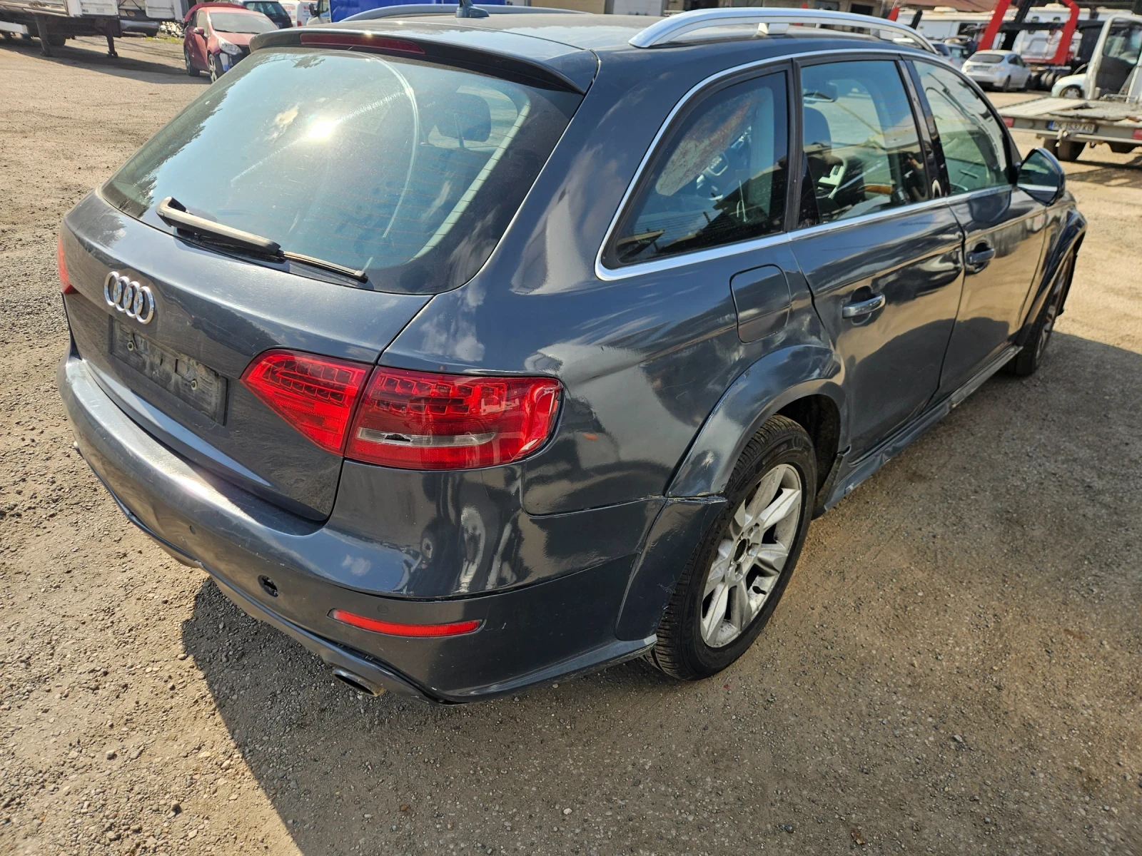 Audi A4 Allroad 3.0dizel 239ks 2011god-На части!!!, снимка 5 - Автомобили и джипове - 53866421