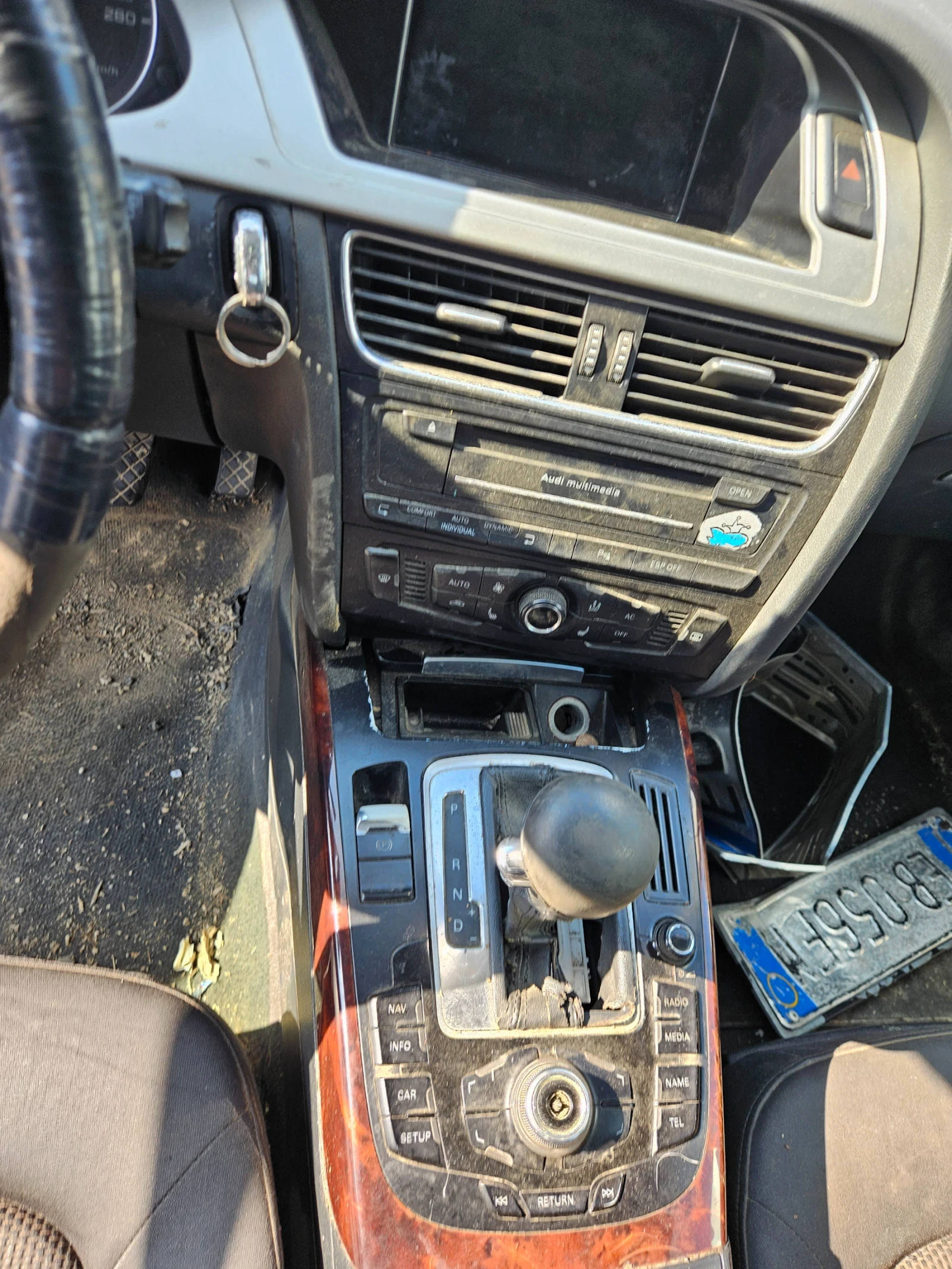 Audi A4 Allroad 3.0dizel 239ks 2011god-На части!!!, снимка 11 - Автомобили и джипове - 53866421