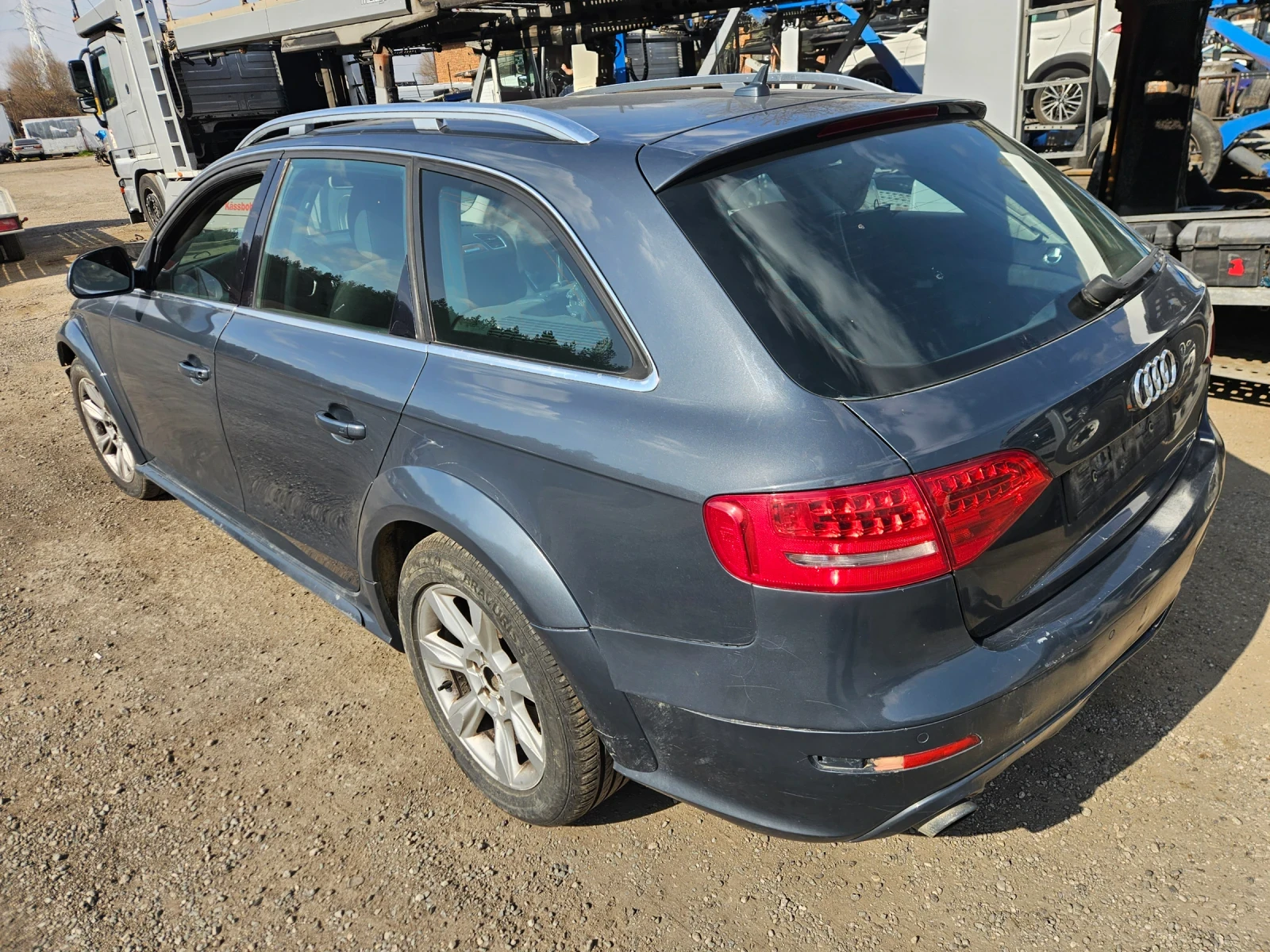 Audi A4 Allroad 3.0dizel 239ks 2011god-На части!!!, снимка 7 - Автомобили и джипове - 53866421