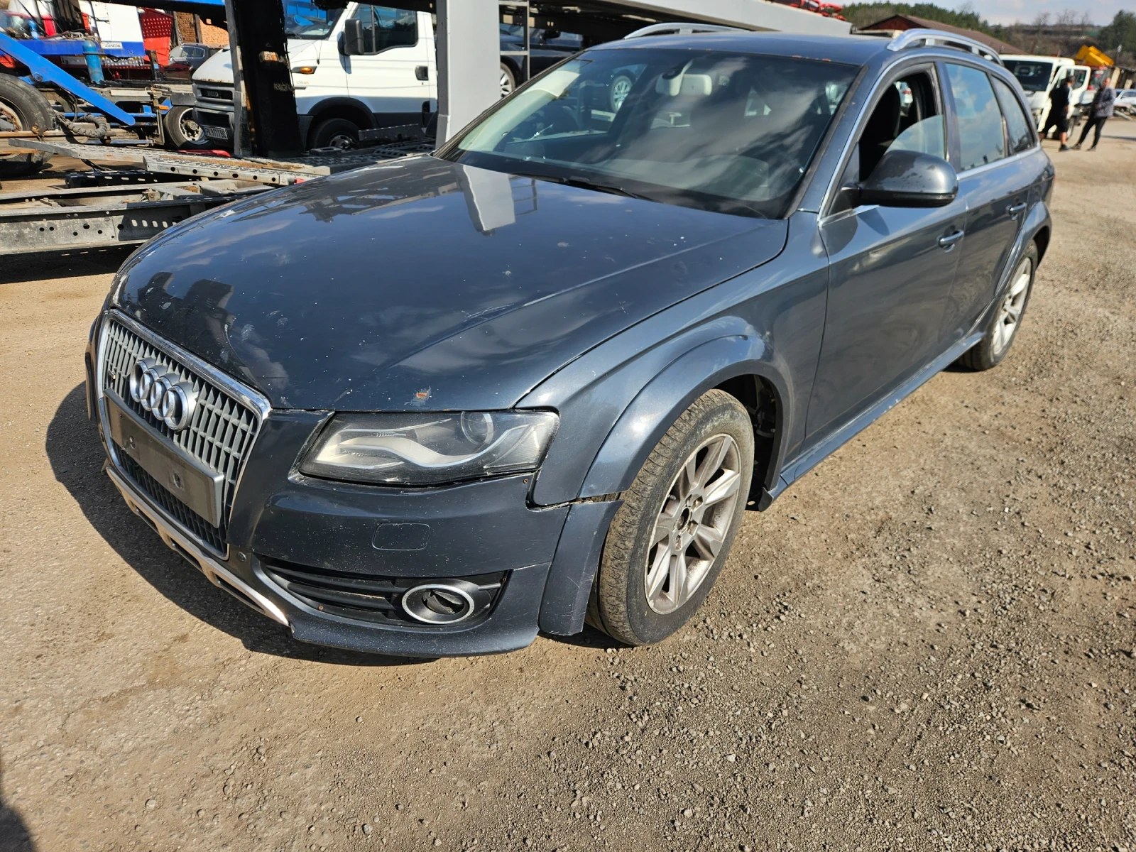 Audi A4 Allroad 3.0dizel 239ks 2011god-На части!!!, снимка 3 - Автомобили и джипове - 53866421