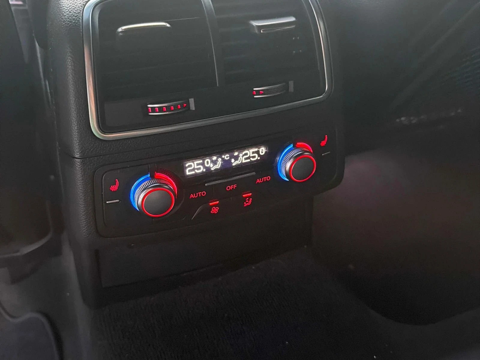 Audi A7 S-line* Quattro* 360* HUD* Подгрев * пано* Обдух, снимка 11 - Автомобили и джипове - 54109937