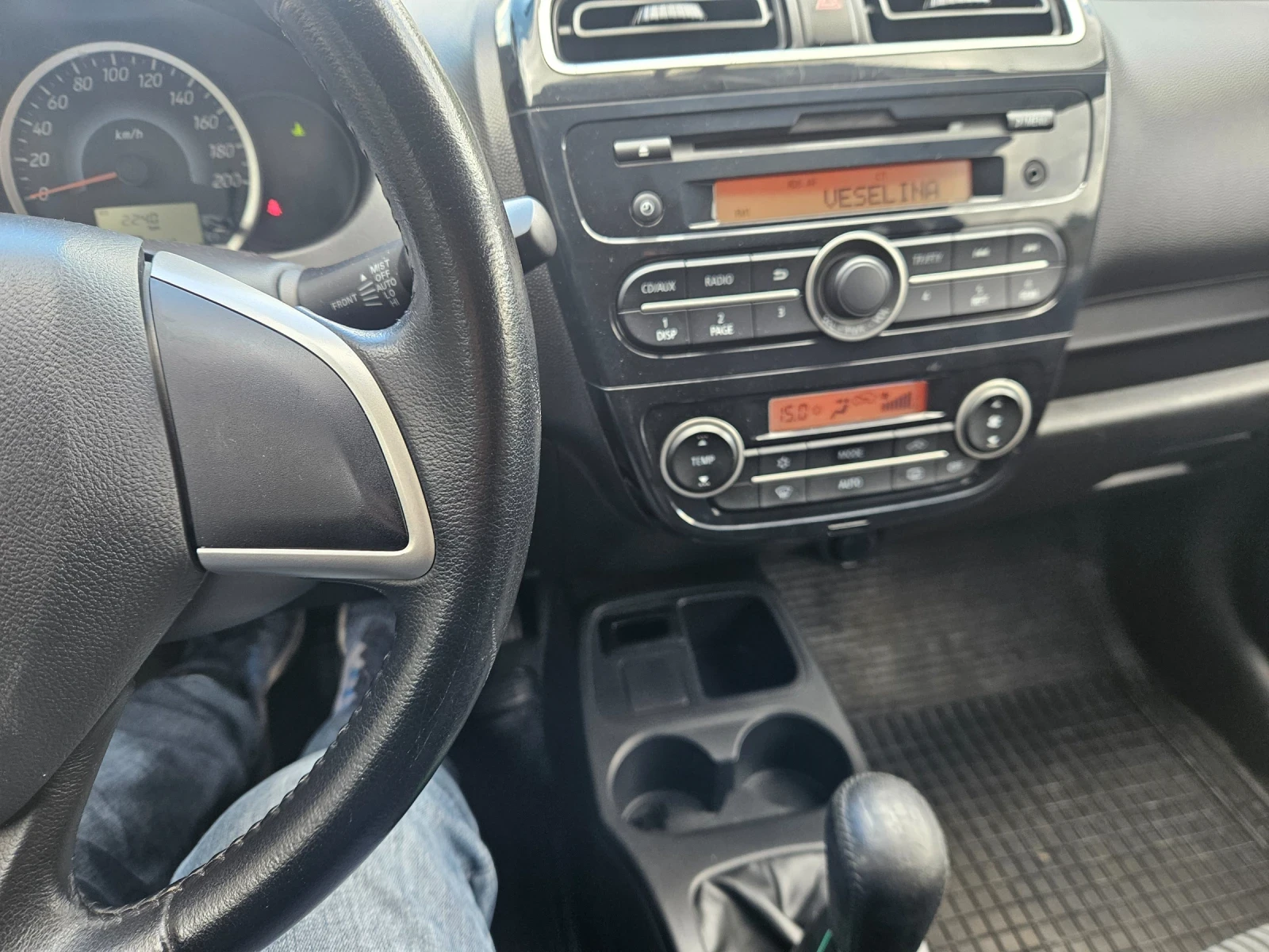 Mitsubishi Attrage 1.2 benzin sedan, снимка 11 - Автомобили и джипове - 54382382