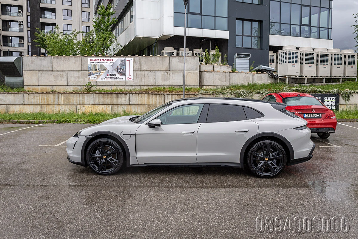 Porsche Taycan 4M SPORT TOURISMO INDIVIDUAL DESIGNO ГАРАНЦИЯ, снимка 4 - Автомобили и джипове - 54647011