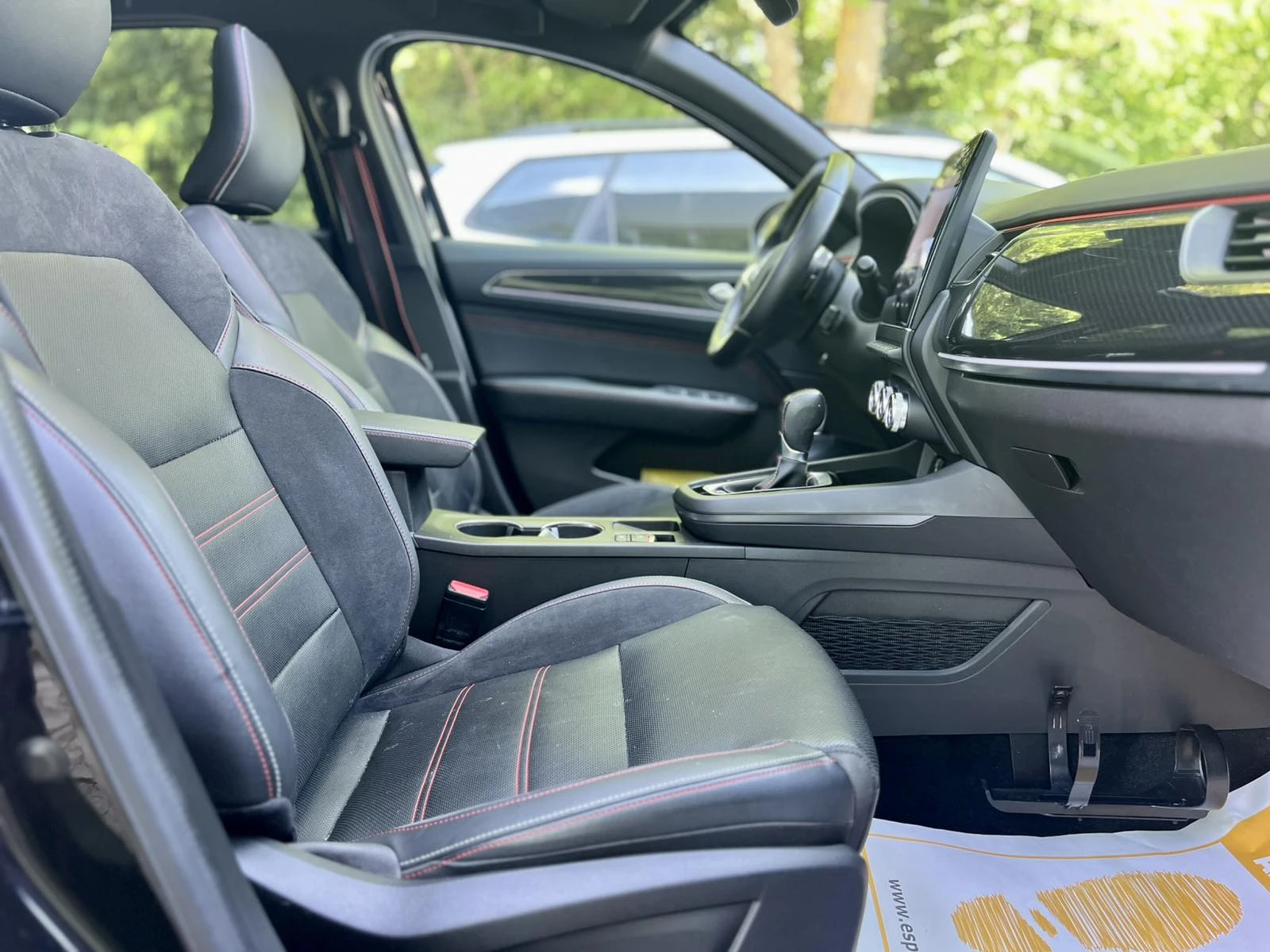 Renault Arkana R.S. 1.3 TCe / 140 к.с. / EDC / Панорама, снимка 9 - Автомобили и джипове - 55197408