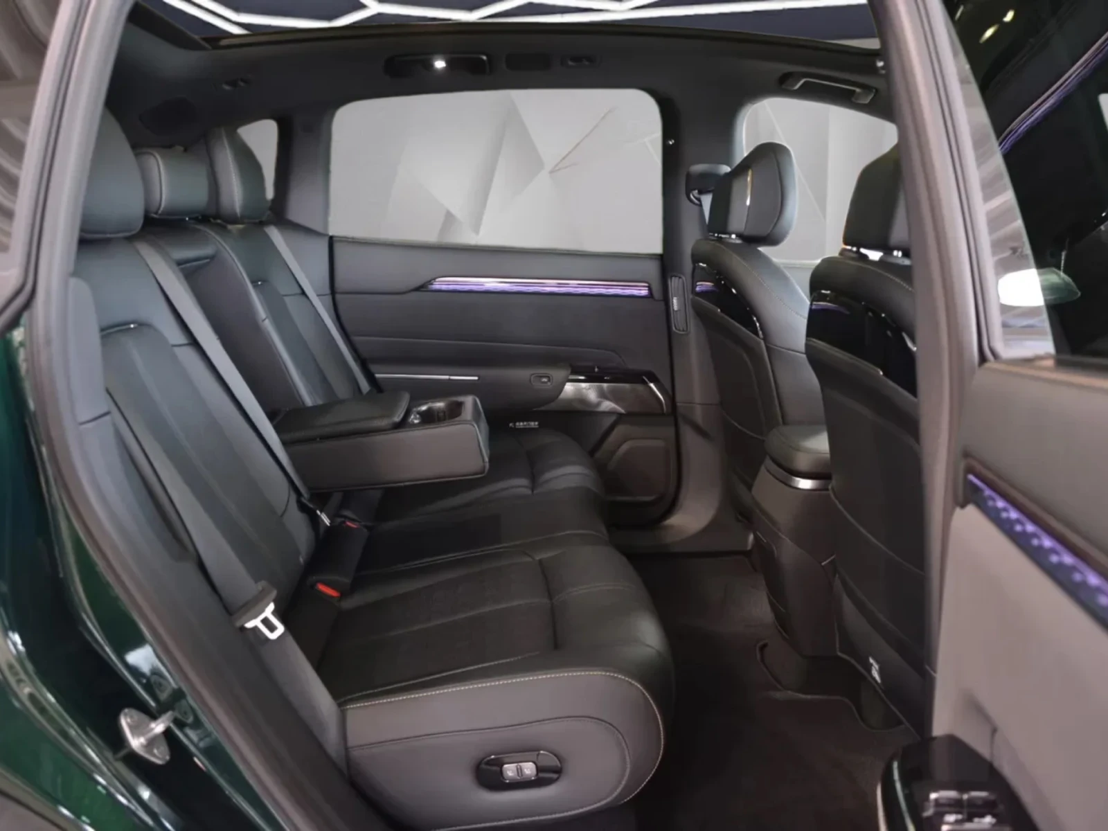 Zeekr 7X AWD 100KWH 646КС. ЧИСТО НОВ COMFORT ПАКЕТ, снимка 16 - Автомобили и джипове - 55433961