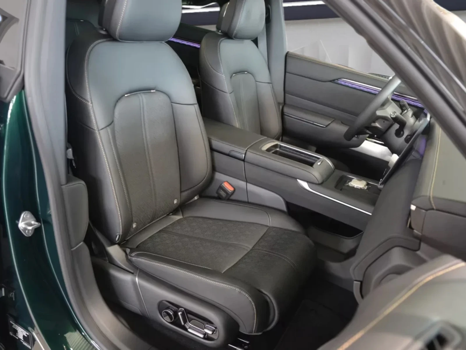 Zeekr 7X AWD 100KWH 646КС. ЧИСТО НОВ COMFORT ПАКЕТ, снимка 11 - Автомобили и джипове - 55433961