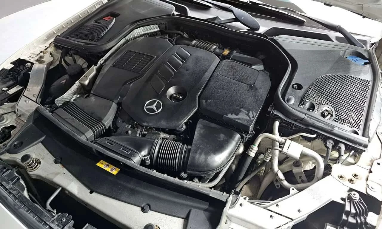 Mercedes-Benz CLS * CLS300d AMG Line * CARFAX * ЦЕНА ДО БГ, снимка 17 - Автомобили и джипове - 55559420