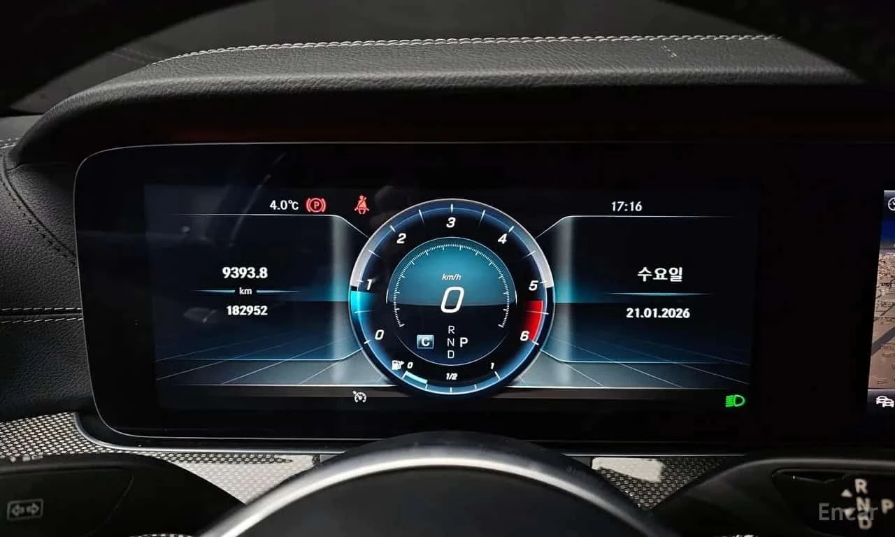Mercedes-Benz CLS * CLS300d AMG Line * CARFAX * ЦЕНА ДО БГ, снимка 9 - Автомобили и джипове - 55559420