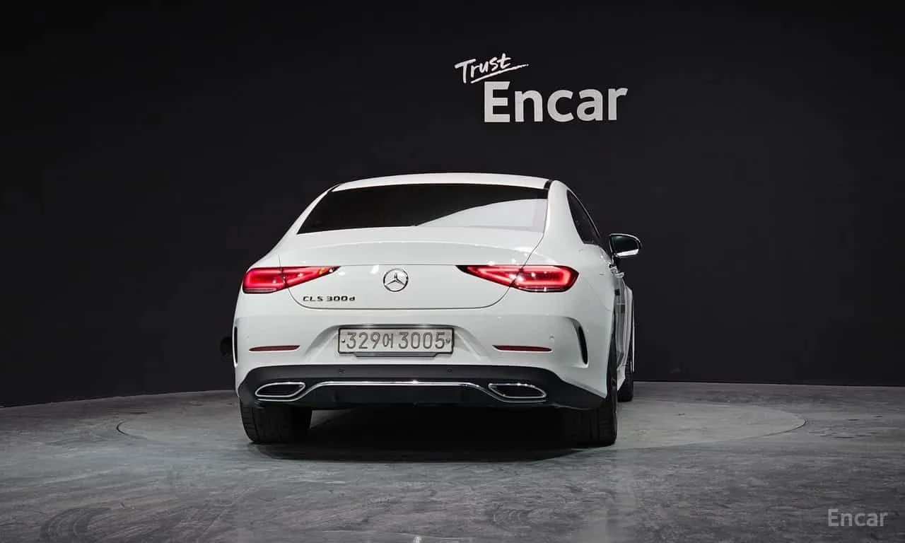 Mercedes-Benz CLS * CLS300d AMG Line * CARFAX * ЦЕНА ДО БГ, снимка 4 - Автомобили и джипове - 55559420