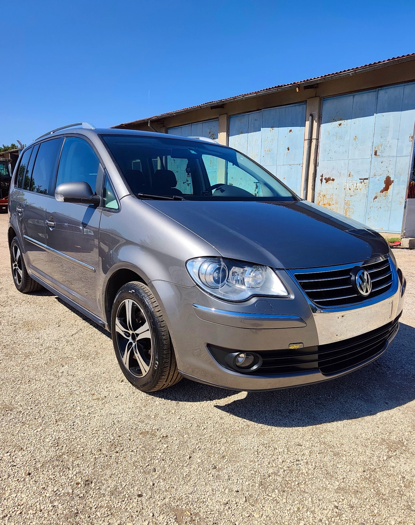 VW Touran FULL Highline 1.9, снимка 4 - Автомобили и джипове - 55968961