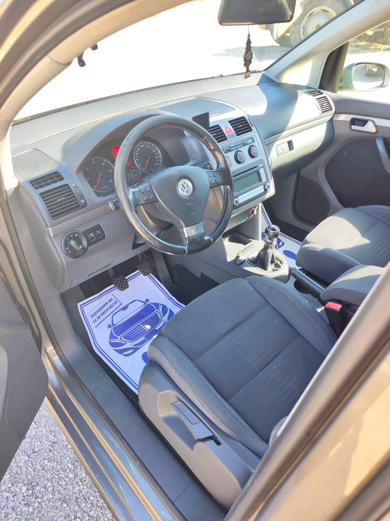 VW Touran FULL Highline 1.9, снимка 7 - Автомобили и джипове - 55968961