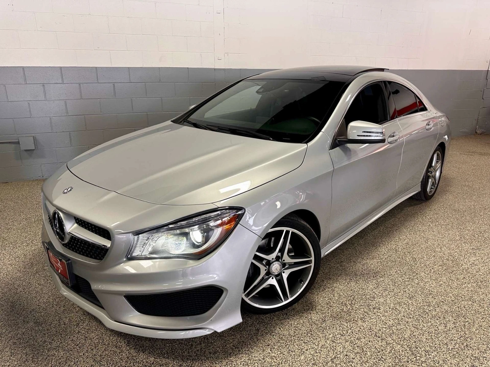 Mercedes-Benz CLA 250 4MATIC/SUNROOF/AMG PACKAGE/PARKING SENSORS  CARFAX