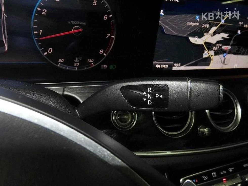 Mercedes-Benz E 300 4Matic  / Exclusive | Mobile.bg � ����������� 11