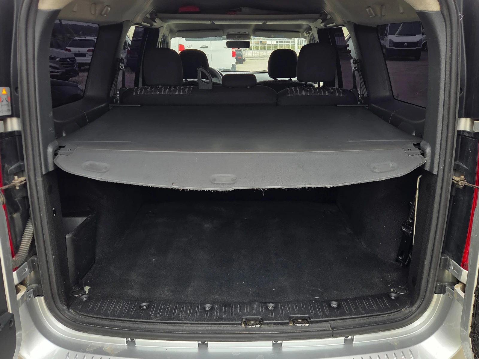 Dacia Logan 1.6, снимка 13 - Автомобили и джипове - 56650776