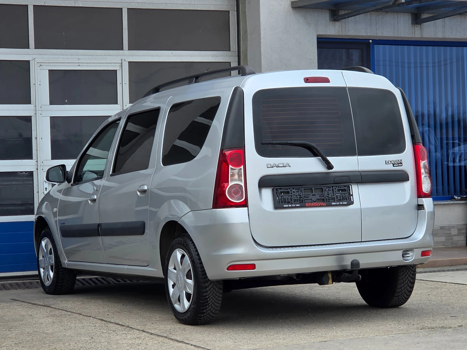 Dacia Logan 1.6, снимка 3 - Автомобили и джипове - 56650776