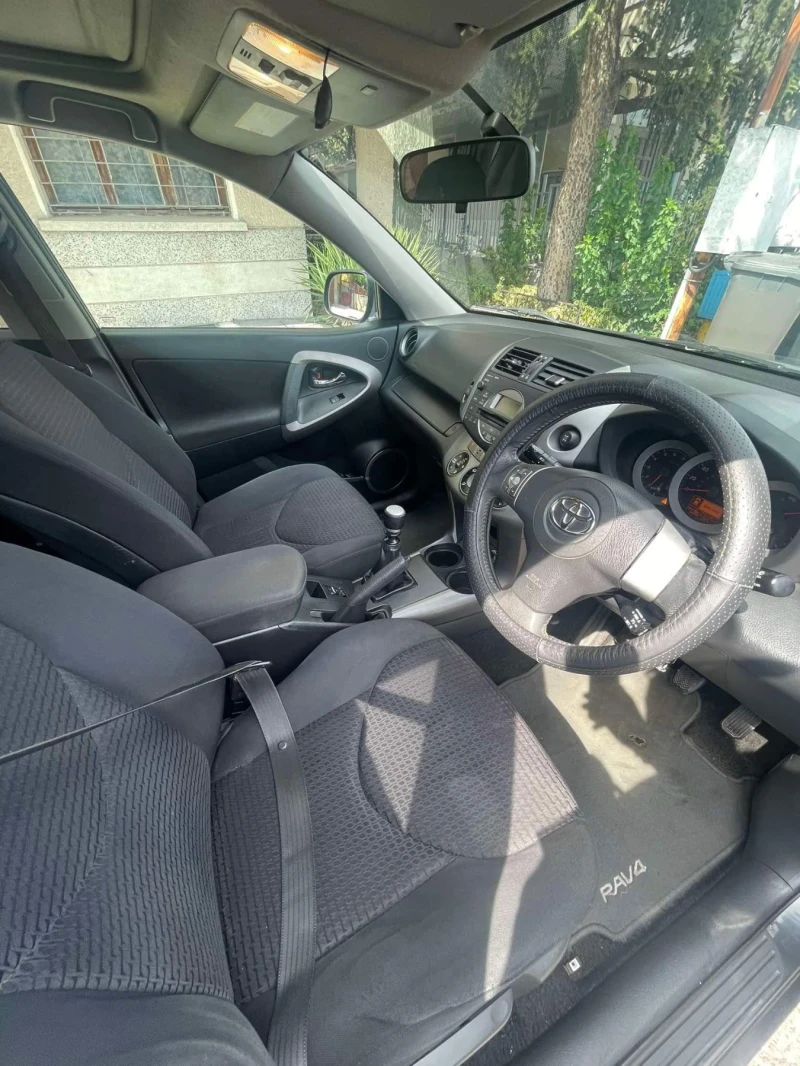 Toyota Rav4, снимка 9 - Автомобили и джипове - 47999707