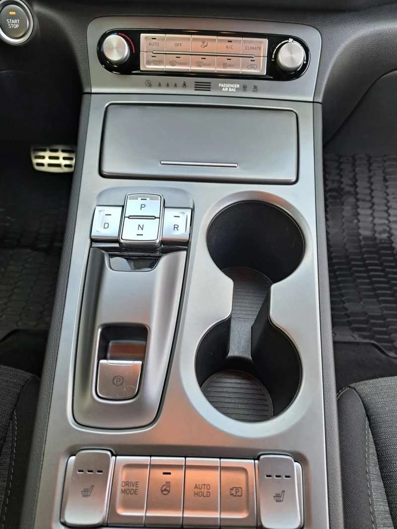 Hyundai Kona 64 kWh FACELIFT, снимка 14 - Автомобили и джипове - 52688722