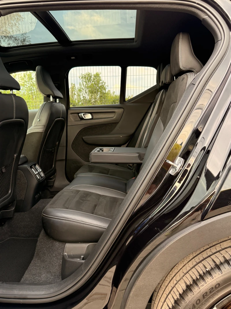 Volvo XC40 Recharge Twin Motor 408 HP, снимка 10 - Автомобили и джипове - 51252903