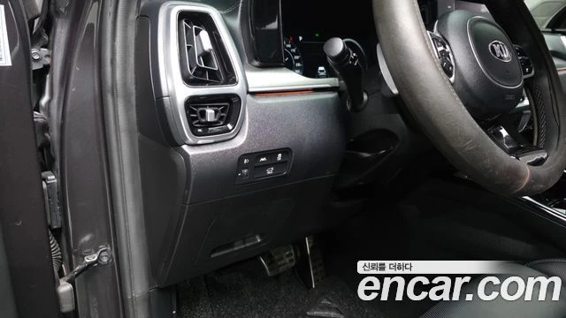 Kia Sorento 2.2 4x4| 360| DIST| НАДУВАНЕ| ОБДУХВАНЕ, снимка 12 - Автомобили и джипове - 55817777