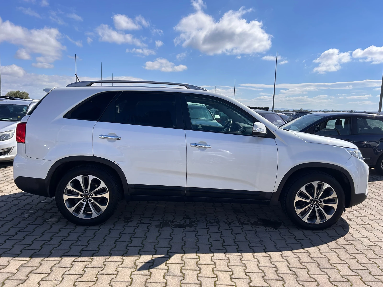 Kia Sorento 2.4i AVTOMAT/KOJA/NAVI EURO 5 ЛИЗИНГ - изображение 5