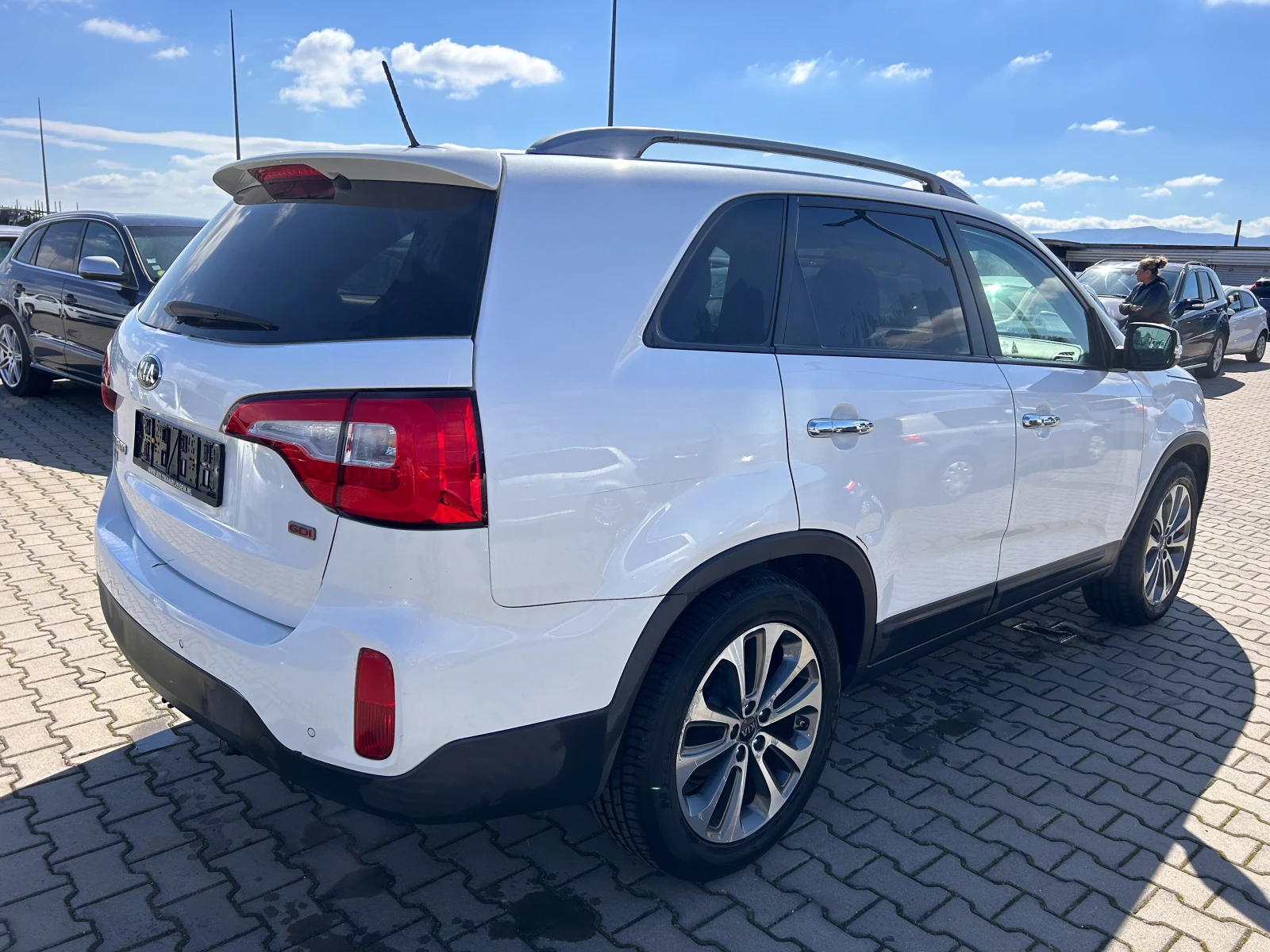 Kia Sorento 2.4i AVTOMAT/KOJA/NAVI EURO 5 ЛИЗИНГ - изображение 6