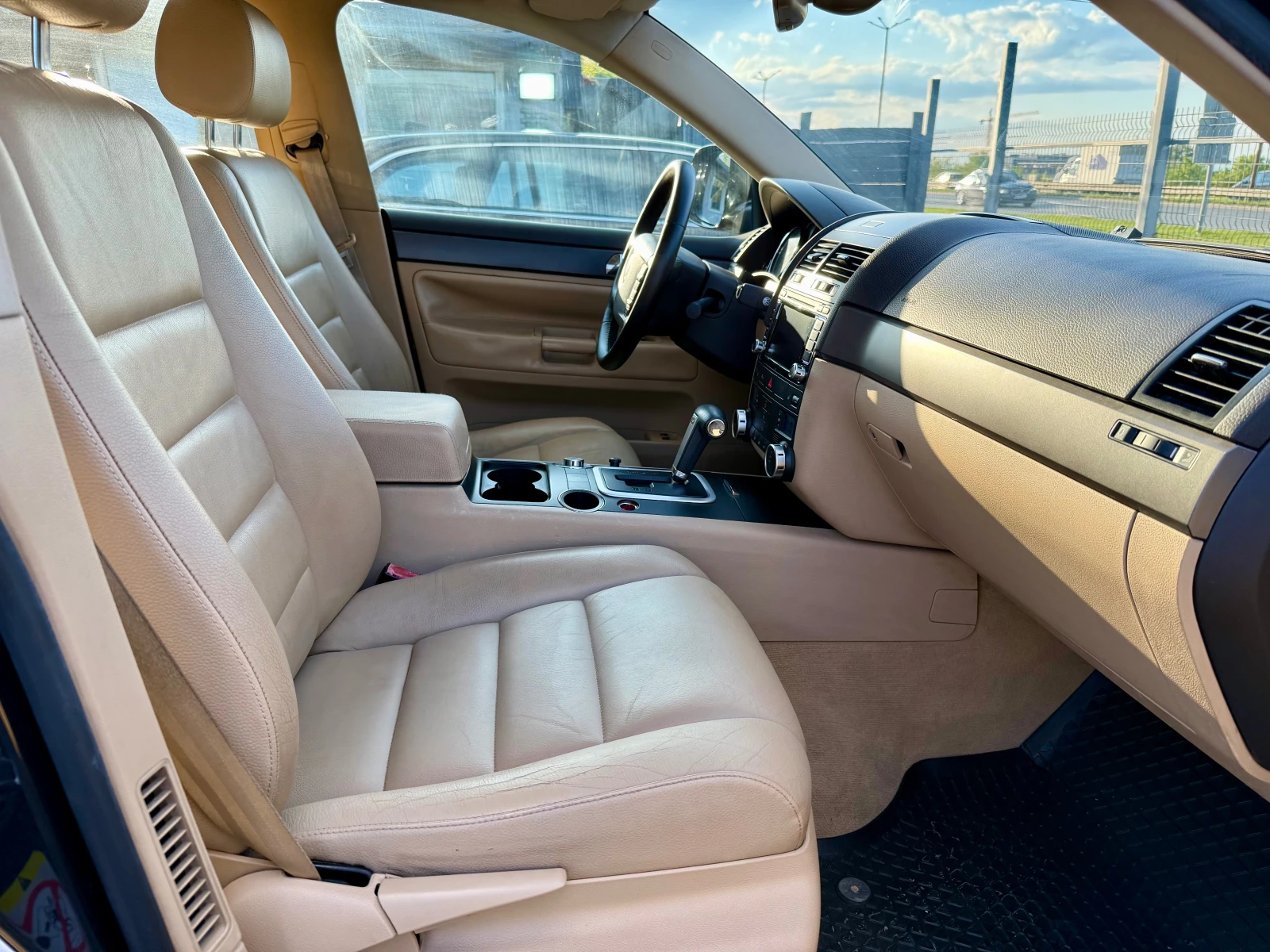 VW Touareg 3.0 TDI /// | Mobile.bg   11