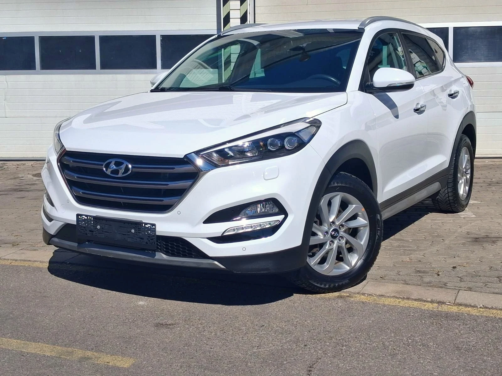 Hyundai Tucson 2.0 | 185 к.с. | 4x4 | Автоматик* * , снимка 3 - Автомобили и джипове - 56336967