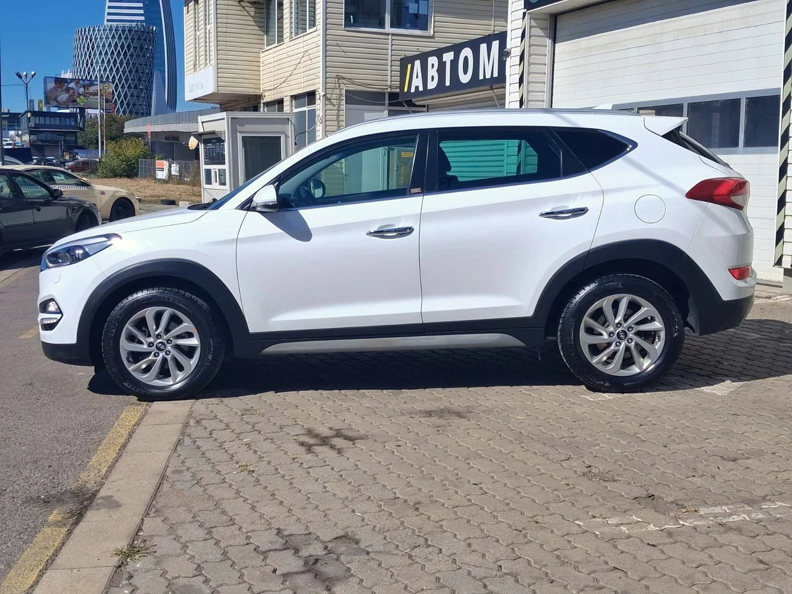 Hyundai Tucson 2.0 | 185 к.с. | 4x4 | Автоматик* * , снимка 4 - Автомобили и джипове - 56336967
