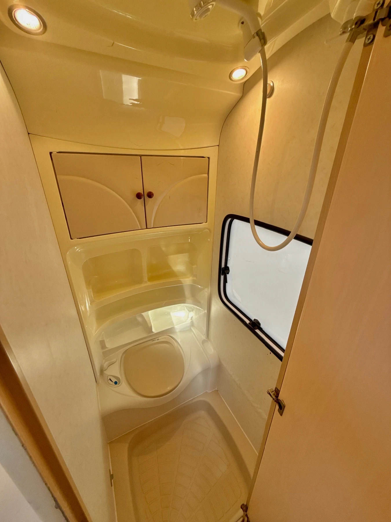  Hobby VIP /   /  /   WC | Mobile.bg   16