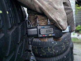 Гуми Зимни 235/60R17, снимка 6