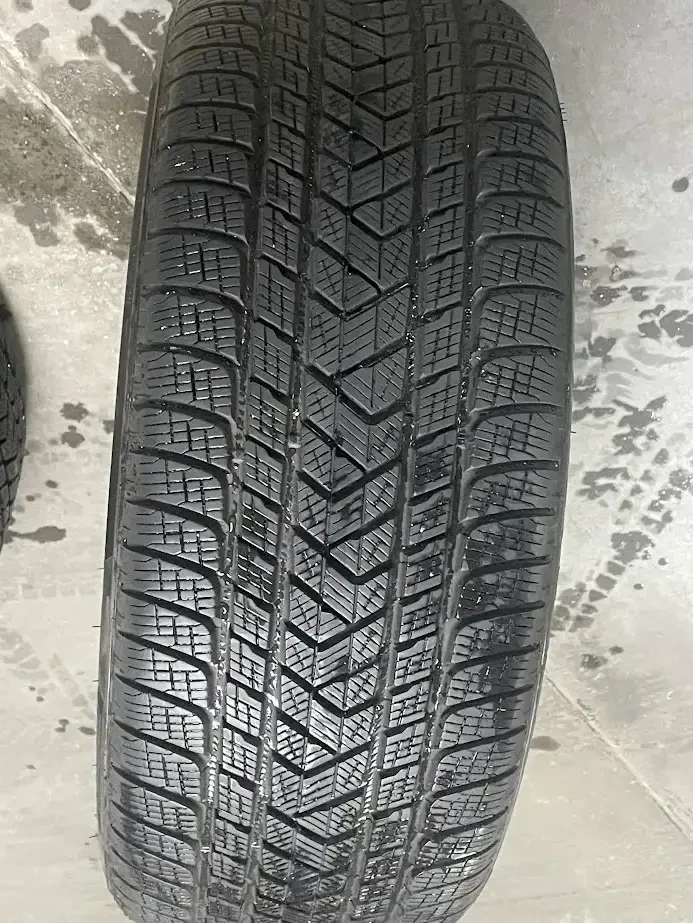 Гуми с джанти Pirelli 285/45R21, снимка 5 - Гуми и джанти - 47787589