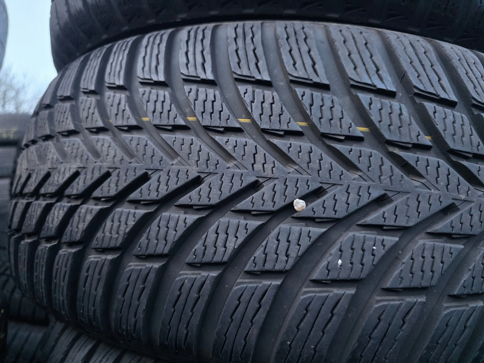 ���� 235/60R17 | Mobile.bg � ����������� 2