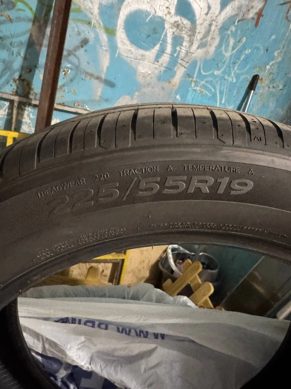 Гуми Летни 225/55R19, снимка 3 - Гуми и джанти - 55859404