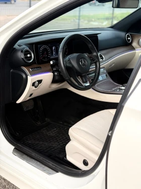 Mercedes-Benz E 300 4MATIC/AMG/WIDE SCREEN/BURM/DISTR/360/HUD/Пано, снимка 7