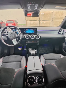 Mercedes-Benz CLA 200, снимка 13